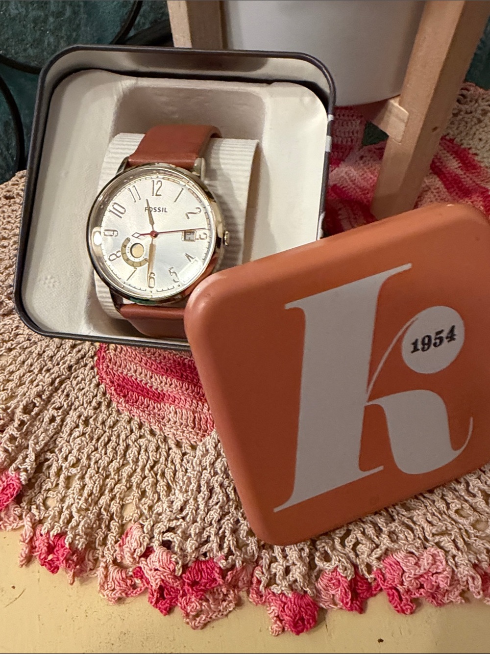 ⏱️⏱️⏱️BOGOHO⏱️⏱️Fossil Silver Dial Watch with Brown Leather Strap - Picture 2 of 10